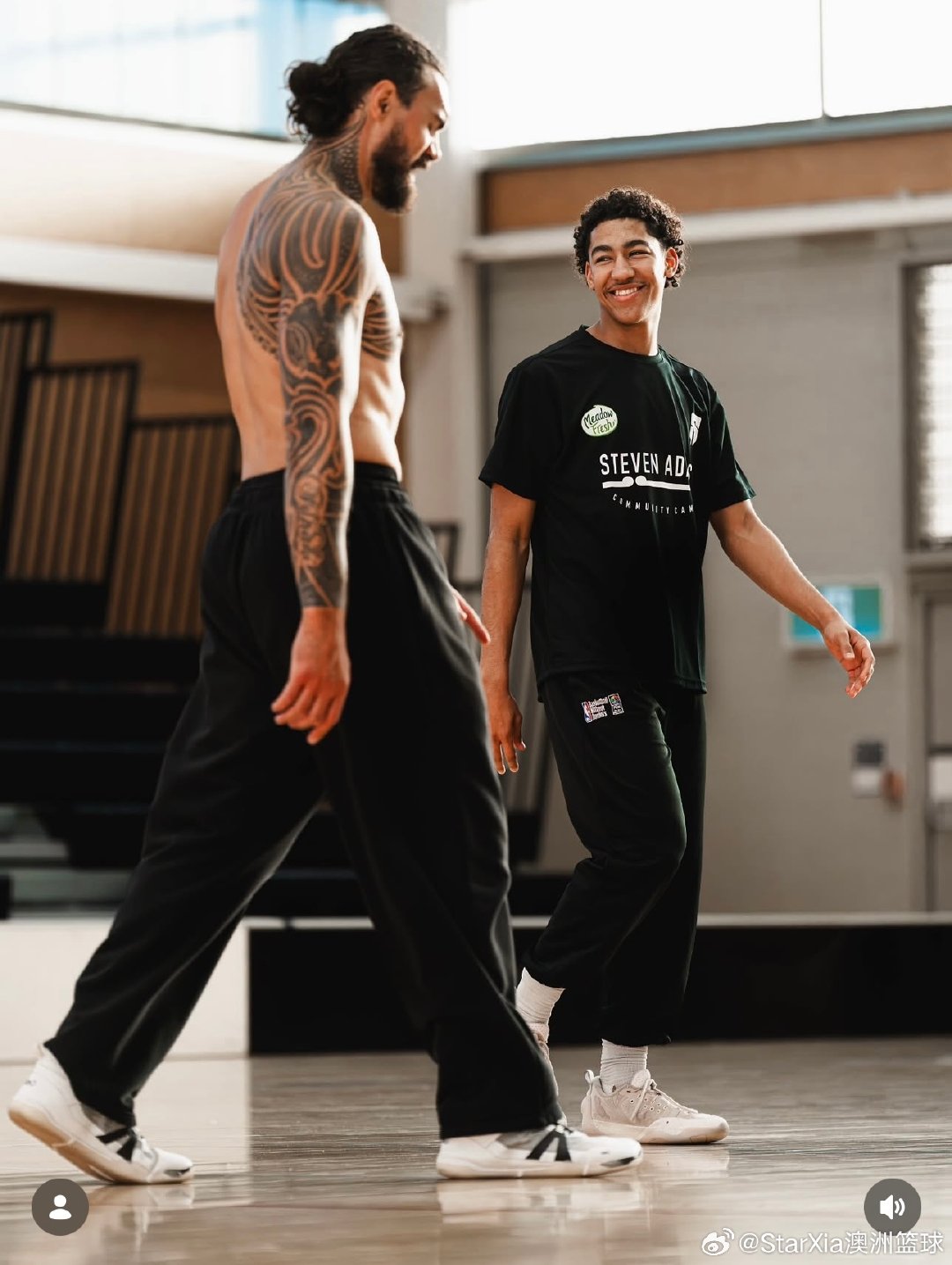 球员看点

Cole Hopoi 201cm（犹他预科） Vs 张懿赵杰 203cm
Jackson Ball 196cm(威斯康辛大学) Vs 郝煊 198cm
Aubrey Chunga 196cm Vs 杨易轩 201cm

2025亚洲杯半决赛也是通过与的新西兰半决赛，进入到澳大利亚的决赛对决，今天这场值得期待。

#u18亚洲杯##中国男篮[超话]# ​