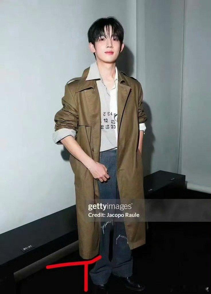 #朴时宇# 把买黑转的钱留着给你心肝买增高药不好吗 ​