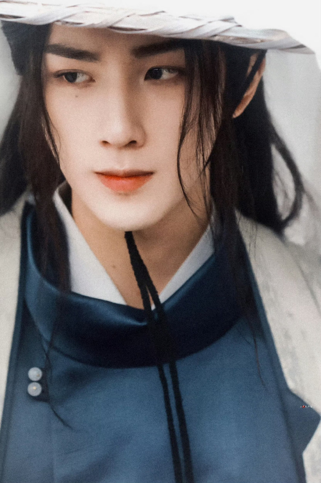 #李宏毅[超话]##李宏毅十万狂花入梦来# lhy#李宏毅揽流光三千# 
国庆假期快乐❤️🇨🇳​