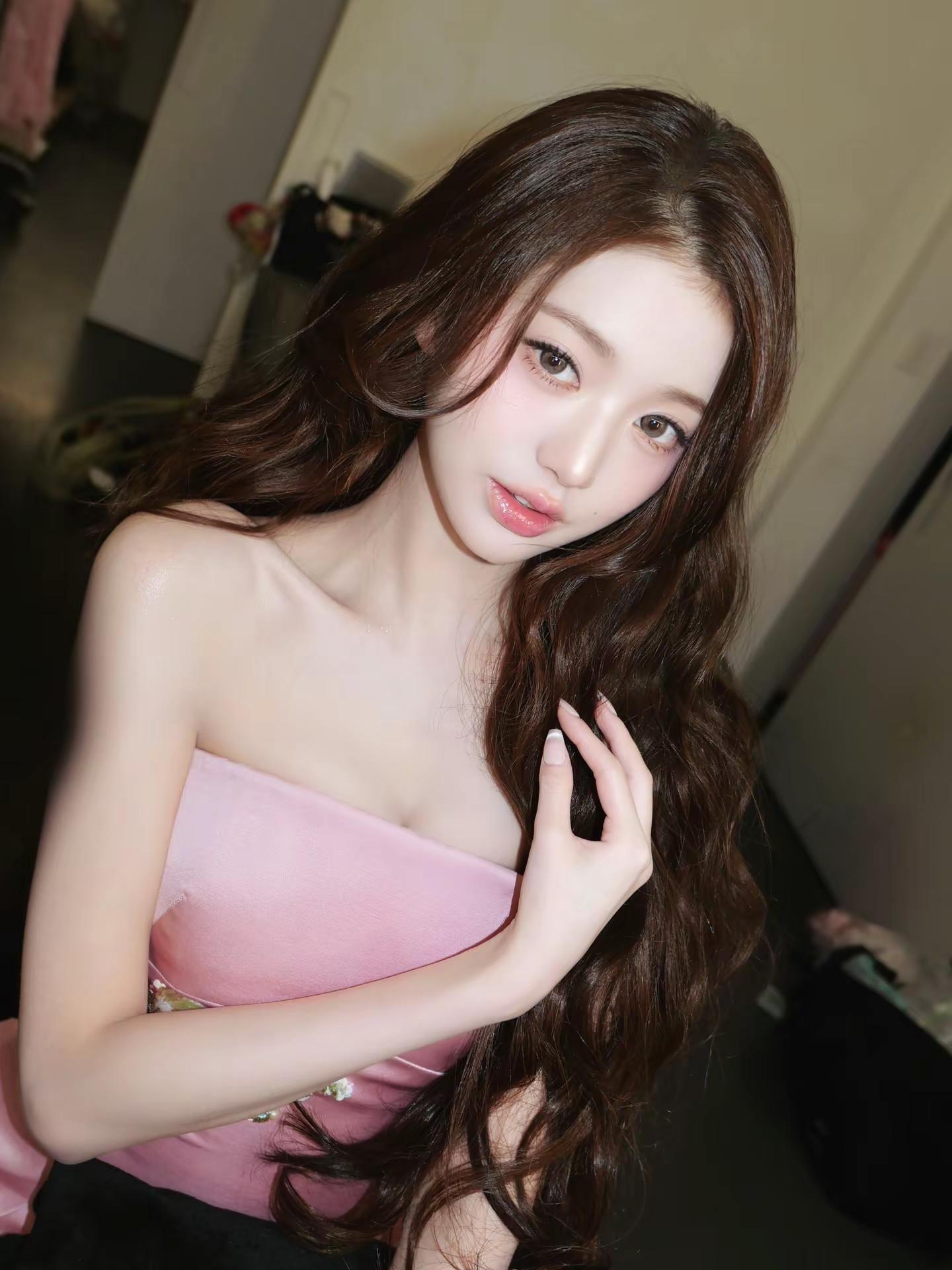 仙女🧚‍♀️粉裙造型 今日份韩式女主 张元英