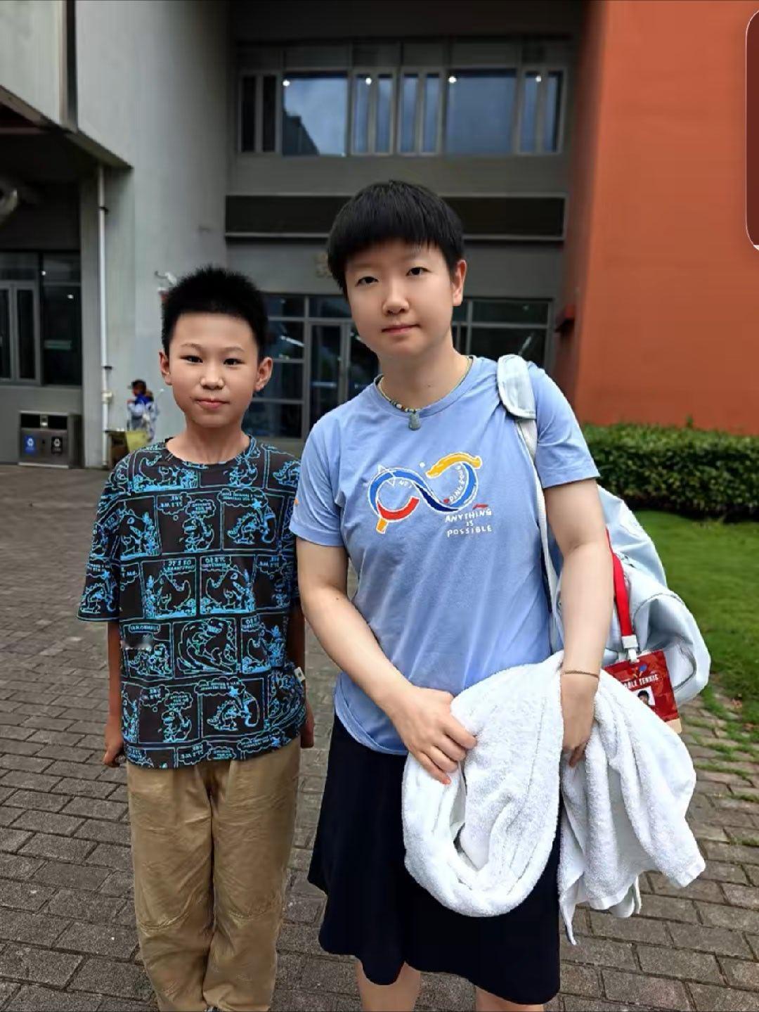 莎儿已经把牌牌带上了吗[抱一抱] ​