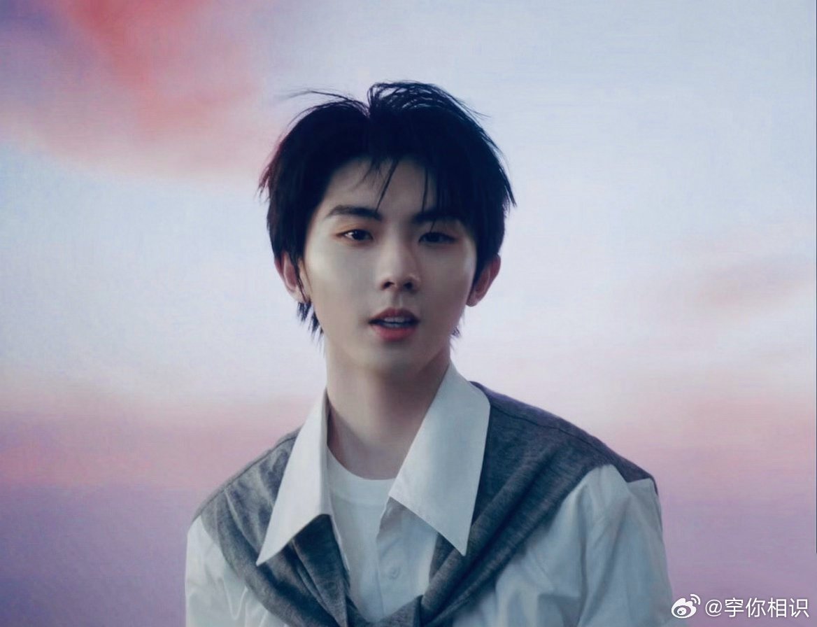 #马嘉祺[超话]# mjq#马嘉祺 因爱而聚共筑紫海#mjq#青春燃力计划#

在这无尽的时间长河中，我愿化作一叶扁舟，载你穿越风雨，抵达幸福的彼岸

​​​