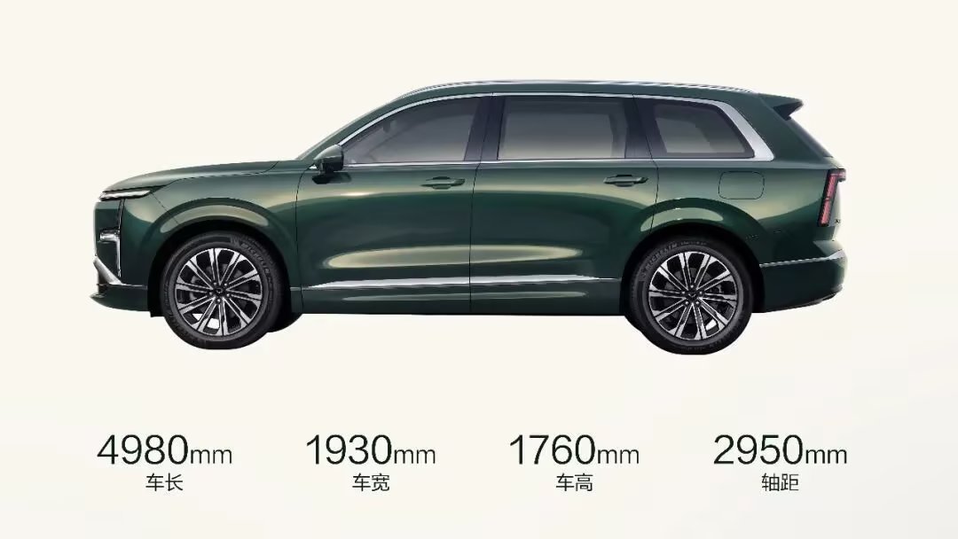 有人说星光L是“价格屠夫”，这可能是一厢情愿，五菱想得更远。

10.98万起、260km纯电、3C快充、真六座、摩缇马帝底盘调校——这套组合拳打下来，目标不仅是卖车，更是定义10万级家用SUV的新标准。

的确如此！宏光MINI EV定义了A00级小车市场，星光730在MPV市场站稳脚跟，星光L要