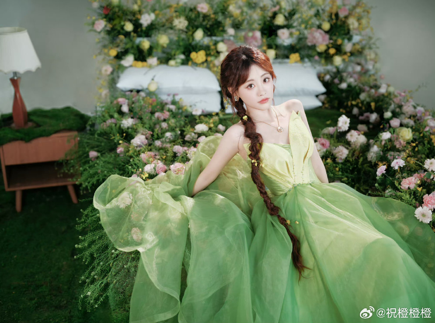 #祝绪丹[超话]# 仙女公主，看到她是公主，不需要 冠冕~ ​