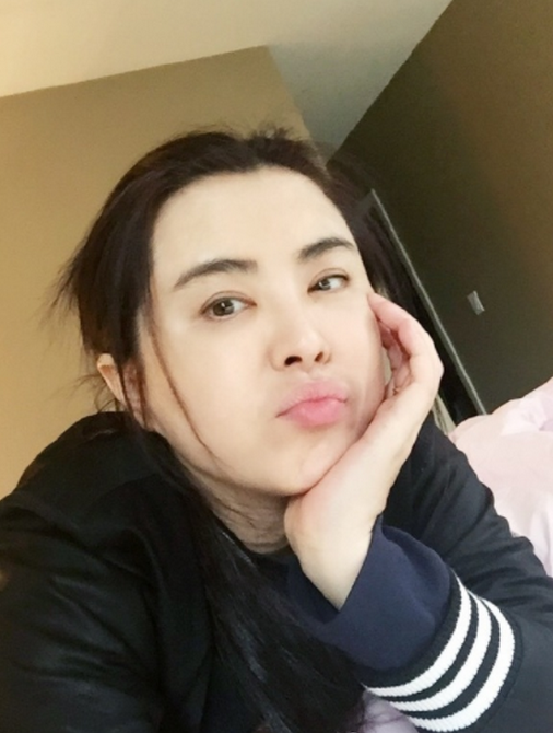 最近网上再次传出王祖贤将要复出拍戏的消息，引发大批影迷讨论。王祖贤本人出面回应传闻，她表示复出这件事在自己想法里根本不存在，对于演艺行业早已没有执念。
 
当年王祖贤凭借《倩女幽魂》聂小倩一角，成为华语影坛经典女神，清冷灵动的形象深入人心。巅峰时期她塑造无数经典角色，是一代人心中的港风女神。早早淡出