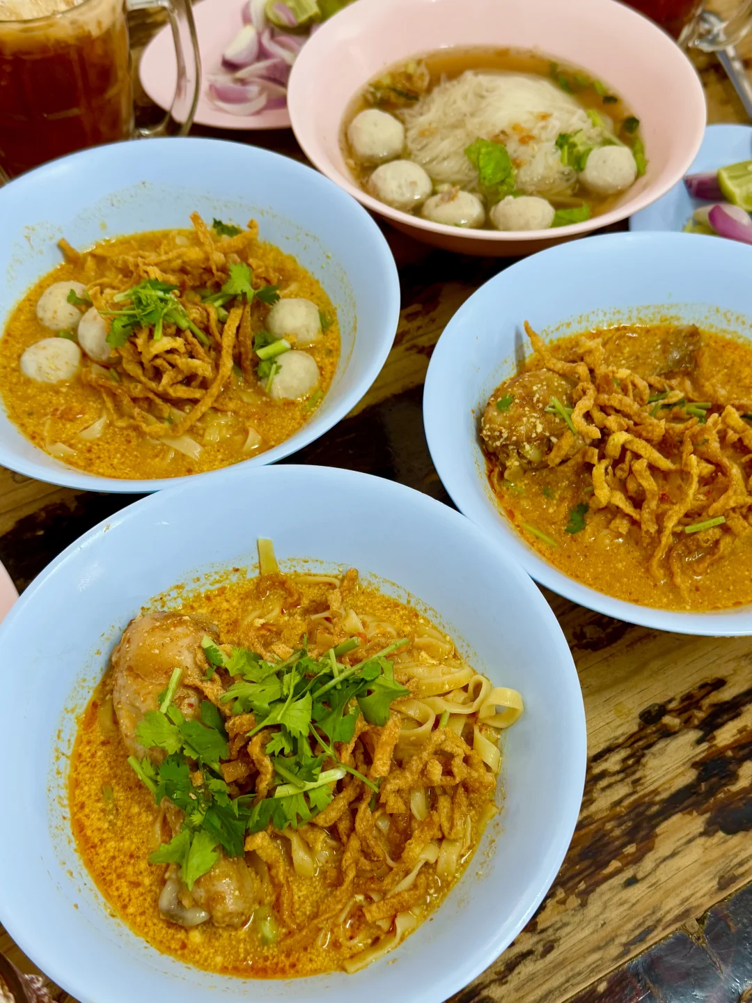 清迈连续5年拿下米其林的咖喱鸡腿面好好吃