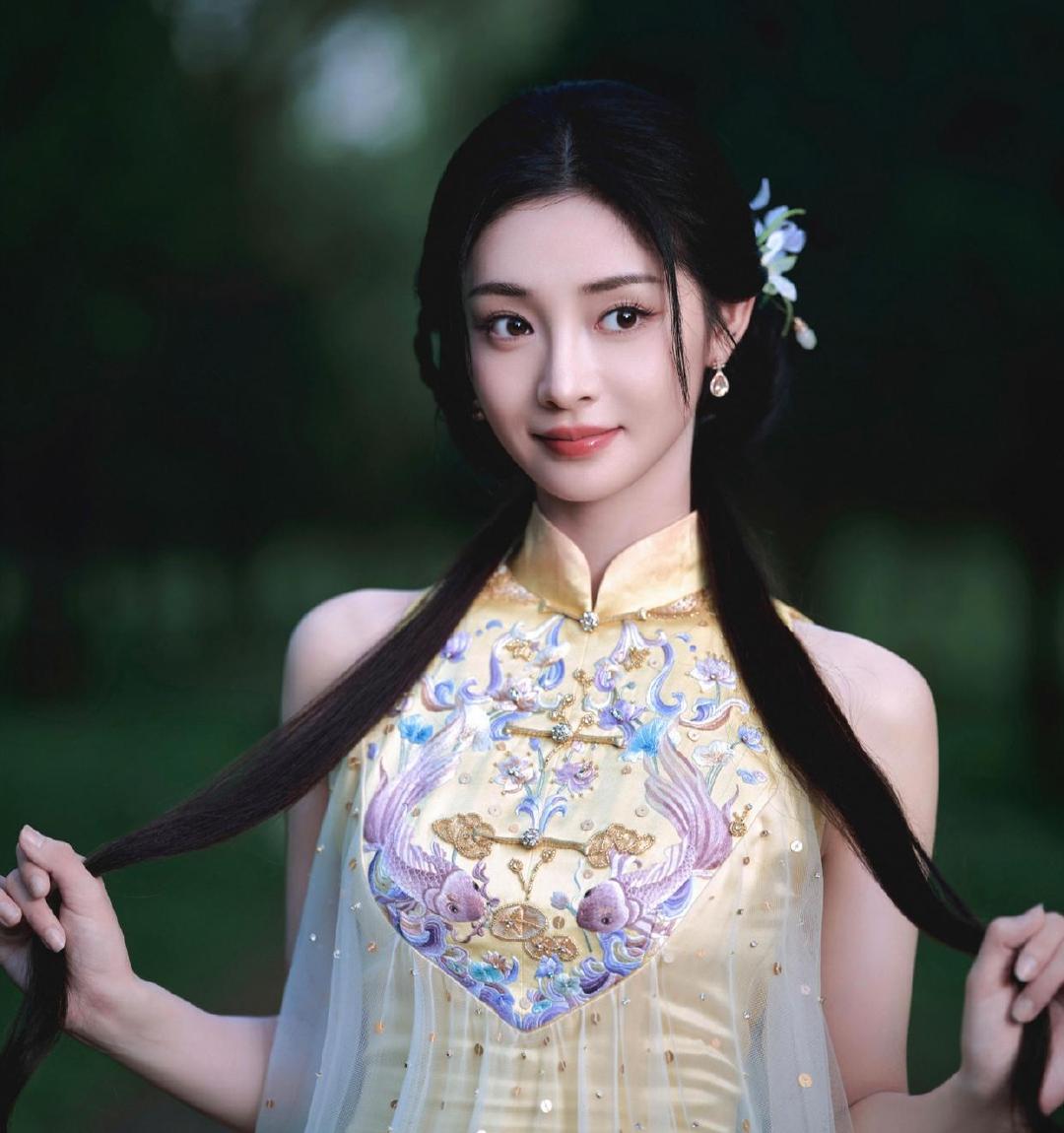 1. 大型历史题材剧集《楚汉》，网传周洁琼将出演虞姬一角。

2. 杨超越目前曝光热度不算高，但一直踏实拍戏，默默专注搞事业。

3. 刘学义在业内片酬报价亲民，是性价比很高的实力派艺人，手握不少男主剧本资源。

4. 杨紫的新剧《玉兰花开君再来》，目前还在进行后期制作阶段。 ​