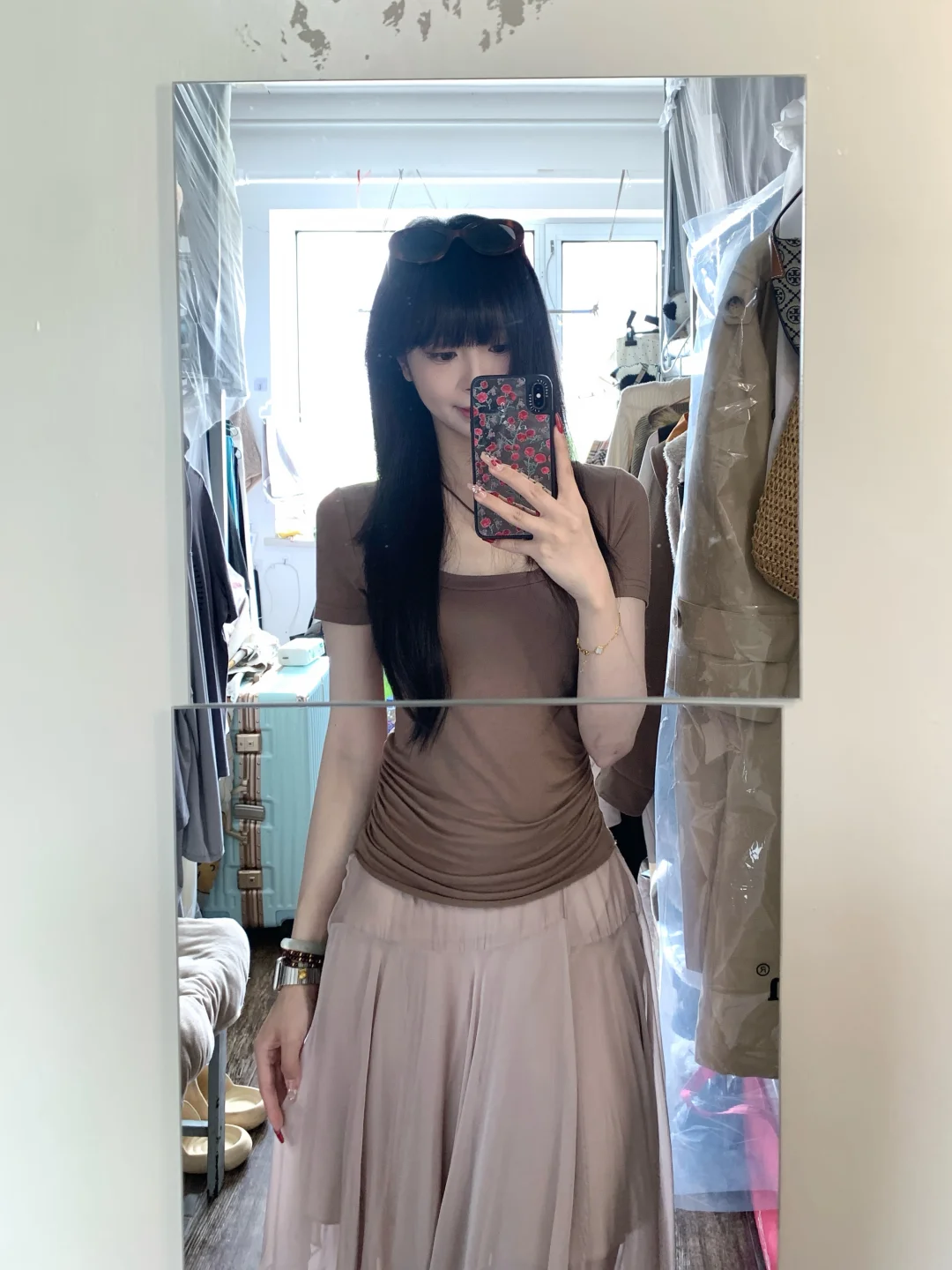 卡其色面膜tee➕淡紫色真丝裙