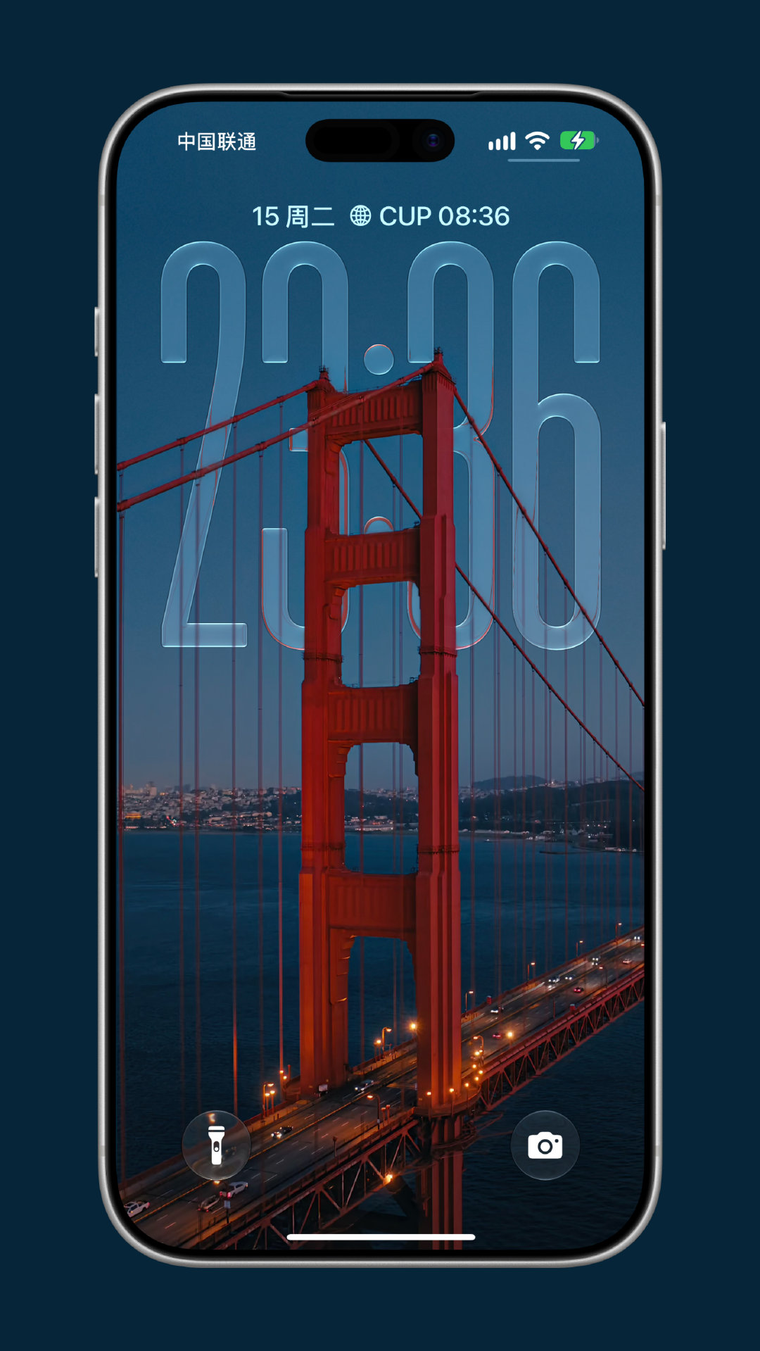 好喜欢这张 macOS 27 Golden Gate 的墙纸 “金门海峡夜晚”，把它放在 iPhone 上～🌉 #iOS27##iPhone[超话]# ​