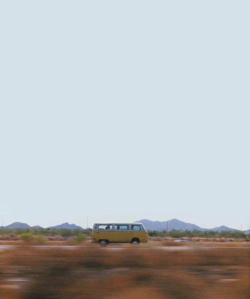 风后面是风，天空上面是天空，道路前面还是道路。—— 海子 ​​​