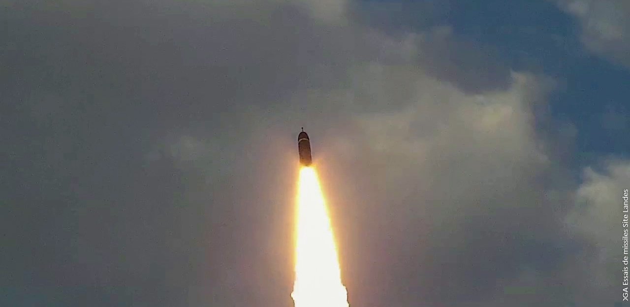 2026年10月6日星期二，法国海军“凯旋”号核动力弹道导弹潜艇在菲尼斯泰尔海岸附近发射了M51.3弹道导弹。🇫🇷 ​