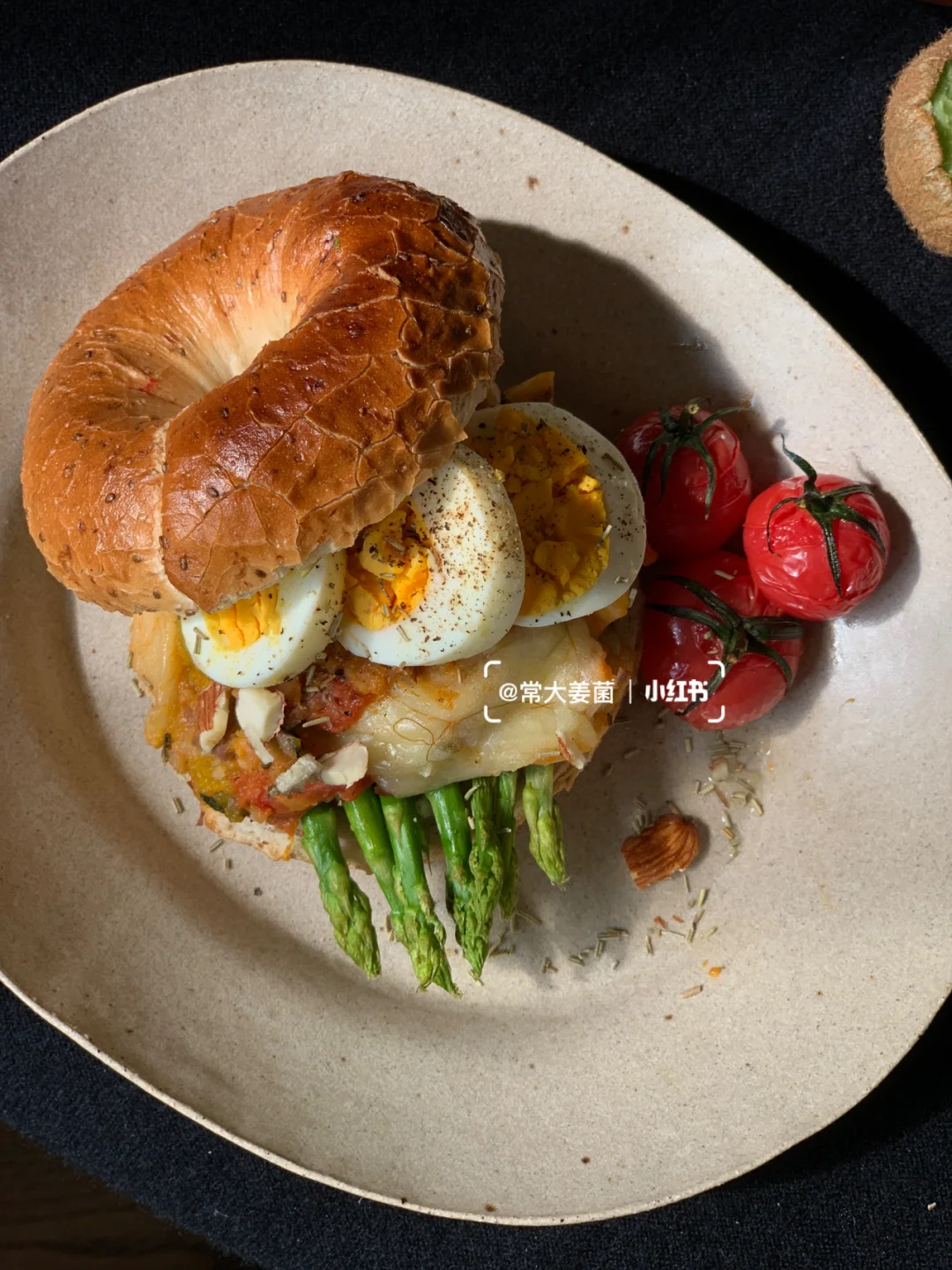 芝士玉米🌽芦笋番茄牛肉贝果三明治🥯