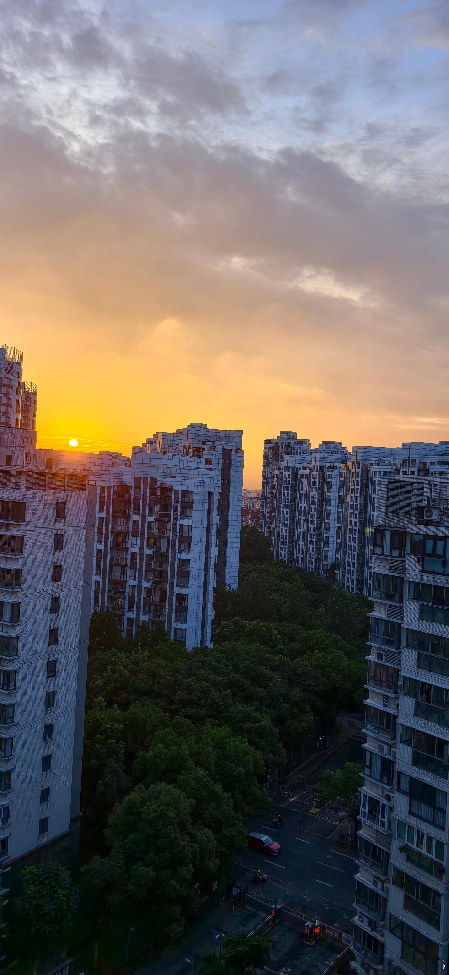 台风来之前的原因吗？傍晚的景色很漂亮。 ​​​