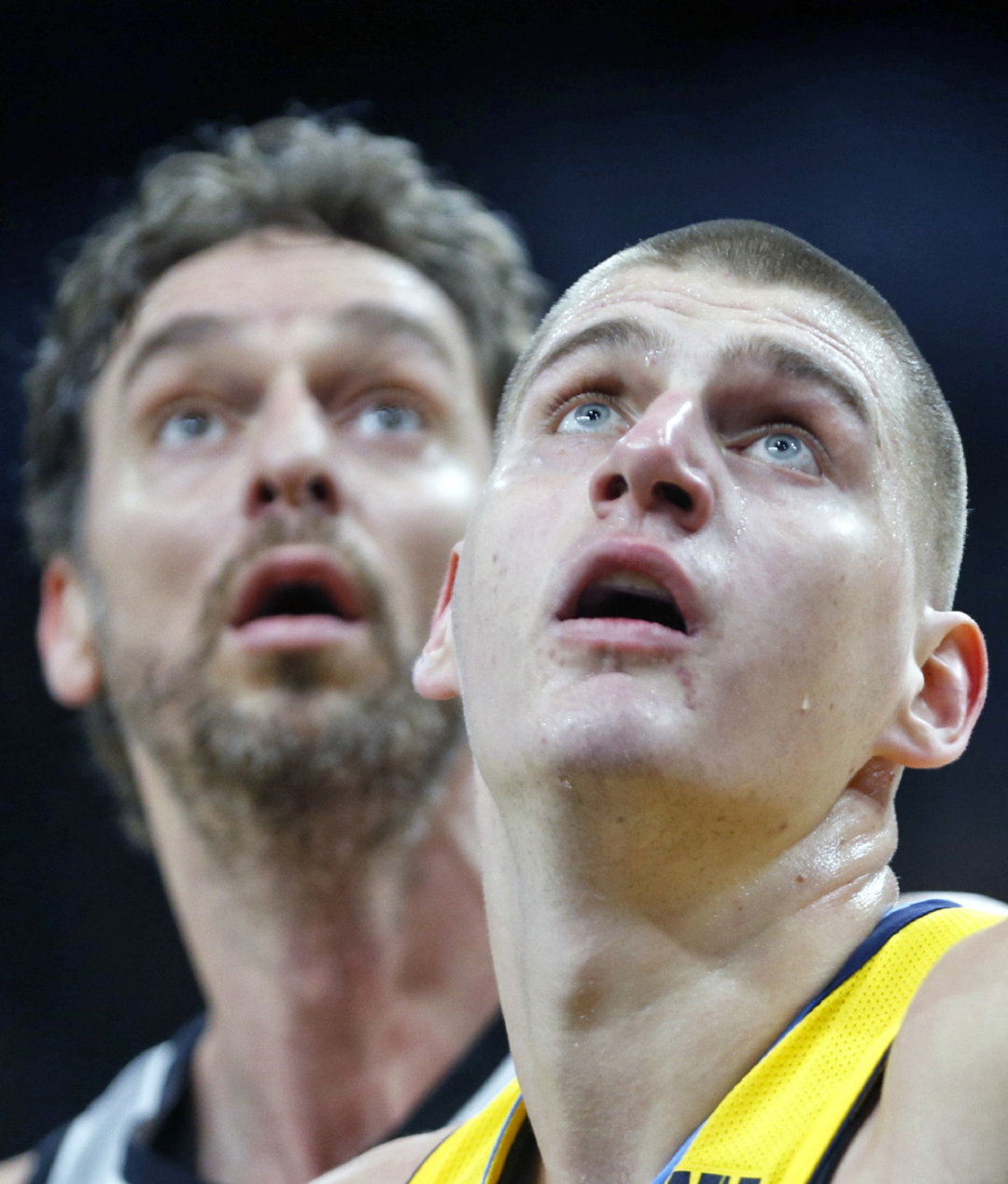 Nikola Jokic & Pau Gasol

#约基奇##加索尔##nba# ​