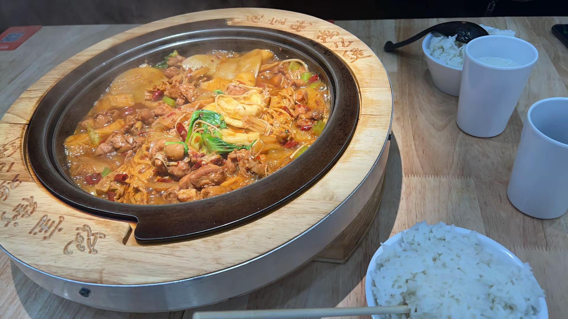 不吃点亏，怎看透人心，  不碰点烂事，怎分清真假，     栽个跟头不...