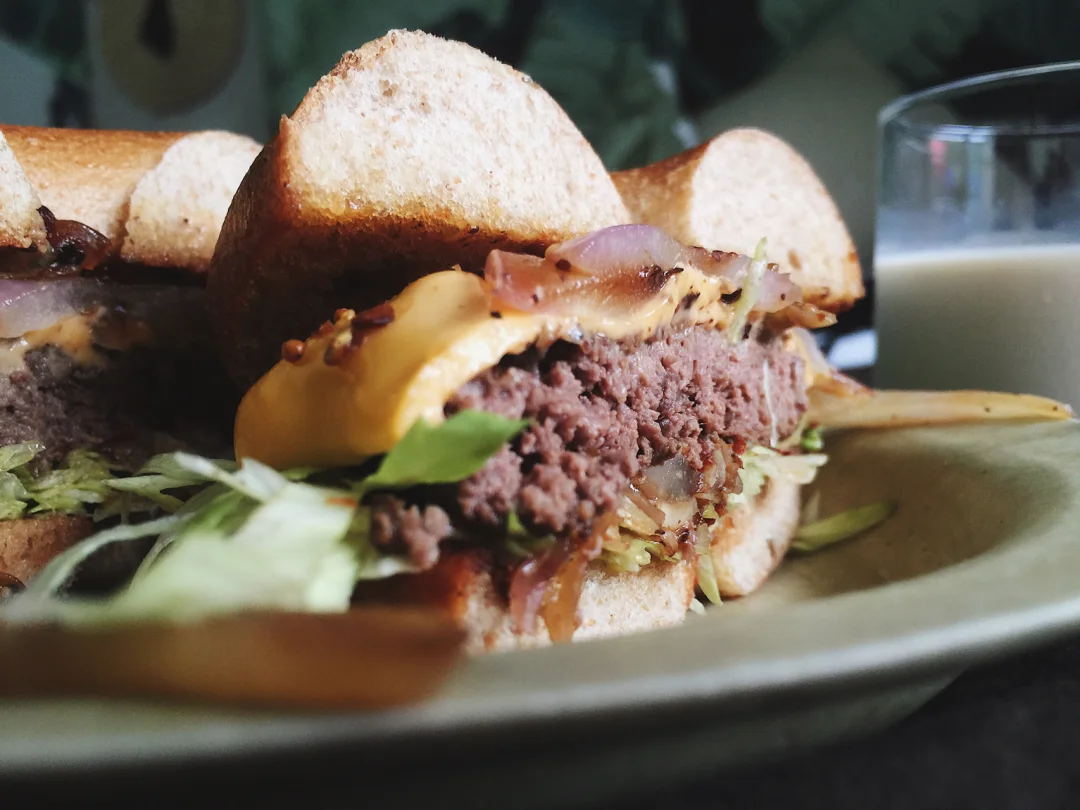 Summer周四☔️｜牛肉🐂洋葱 dirt sandwich🥯