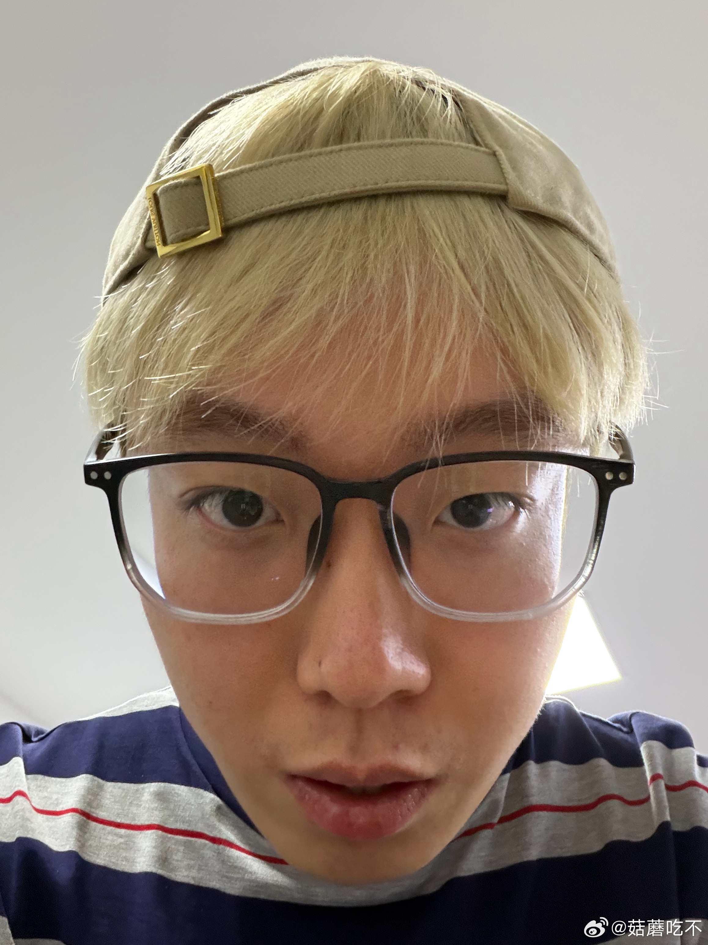 又变成黄毛了 ​​​