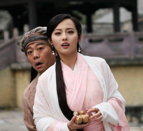电视剧《天师钟馗》（合集）
豆瓣8.0分
【武侠 / 古装】
百度网盘无广绿色链接：
捉妖天师钟馗行走人间，看破世间虚妄恩怨。各段故事里，妖鬼痴恋、人性善恶轮番上演。有快意除妖，也有万般意难平，氛围感拉满，故事跌宕，重温童年神话佳作！ ​