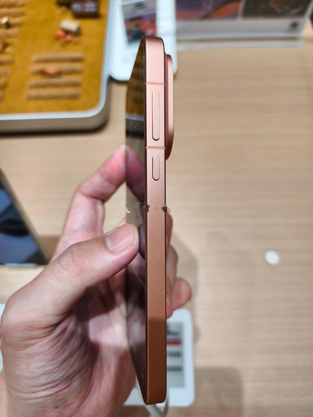 OPPO Find X10 E
​OPPO Find X10
​OPPO Find X10 Pro Max  ​