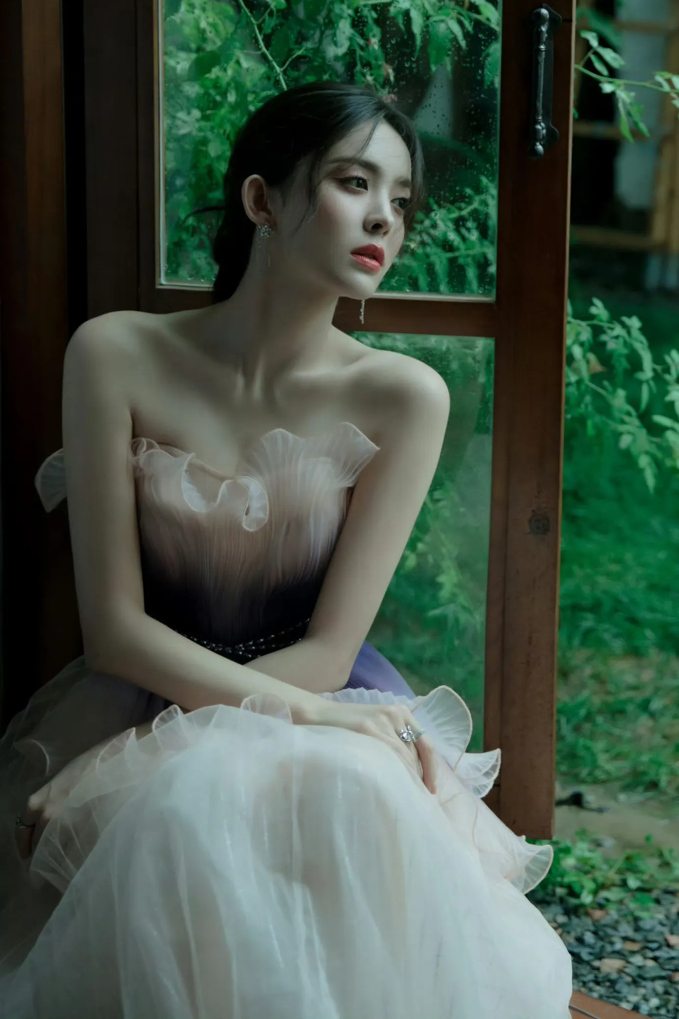 古力娜扎 身材高挑紧致，曲线婀娜多姿，腰臀比更是无敌 ​