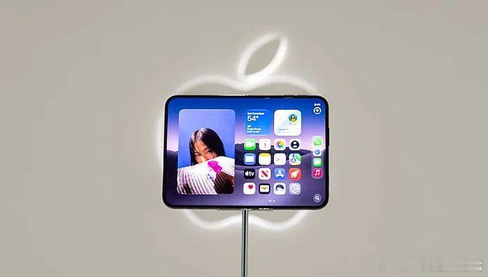 【#领益智造股价拉升#】#iPhoneDuo供应链# 9月10日早盘，领益智造盘中突然直线拉升，股价由绿盘瞬间翻红，最高触及13.67元/股，距离涨停价13.68元/股仅一步之遥。截至午间收盘，该股报13.11元/股，涨幅5.39%，成交额17.15亿元。港股方面，领益智造H股同步拉升。

9月10日凌晨，苹果举行2026秋季发布会 ​