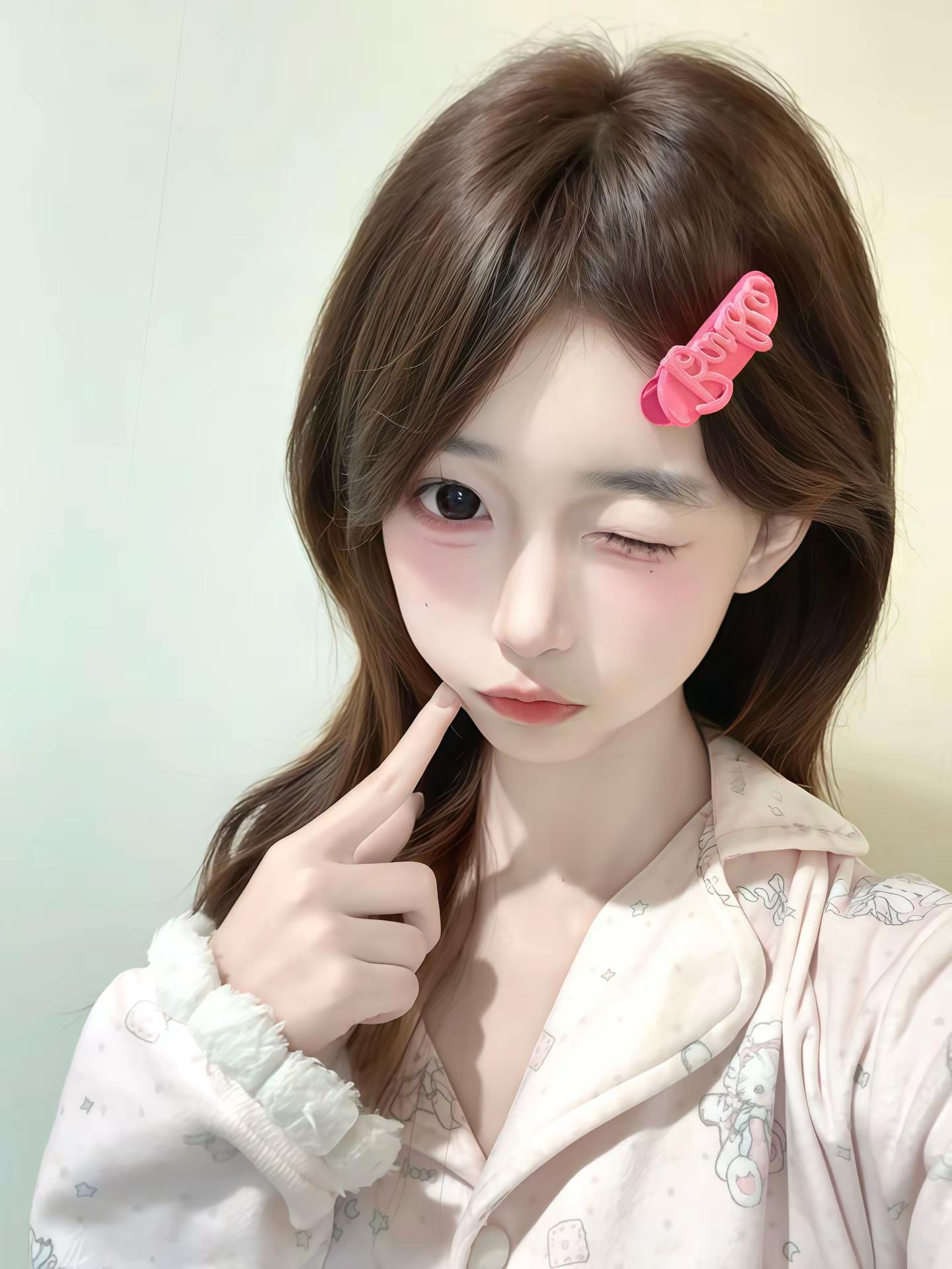 我性格恶劣，但胜在脸实在太乖。