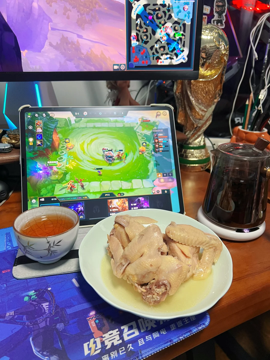 一边打排位，一边打金铲铲，一边吃鸡！