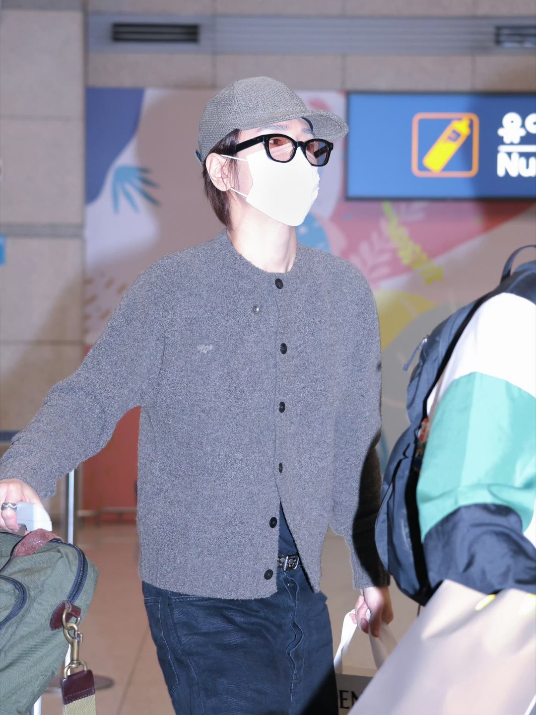 男明星机场私服  ‖  周翊然、王一博、陈鑫海、鹭卓、唐晓天、孔刘、金钟云、申惟。

cr:logo ​