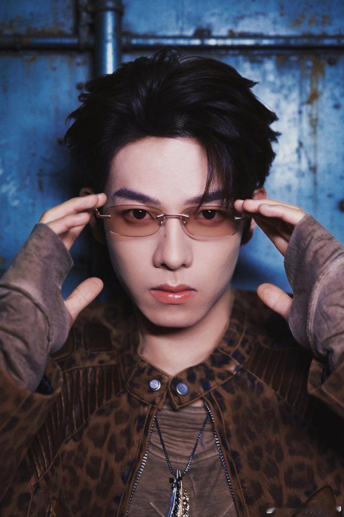 #曾辉四公排名#不用纠结四公的结果，翻篇向前看，五公好好发挥，大胆做自己就足够！#披荆斩棘公演舞台# ​