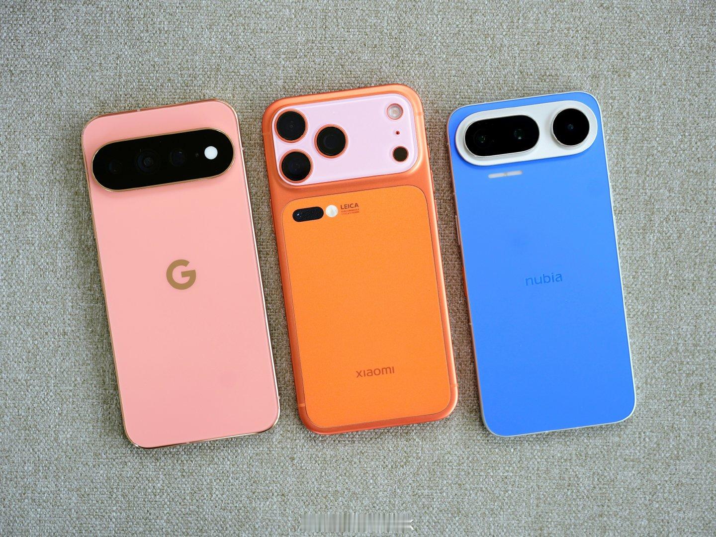 这三个手机，哪个更AI？[doge][doge][doge]
谷歌Gemini 手机
豆包手机
Apple Intelligence 手机 ​