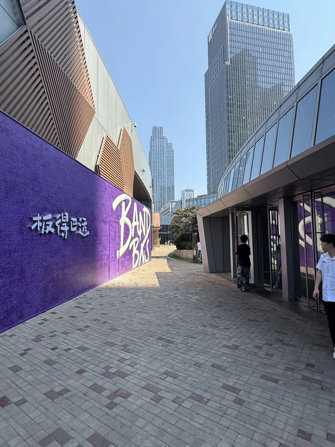 青岛万象城又一殿堂级新店！ 	 万象城📍6楼天空之城室外露台，即将新...