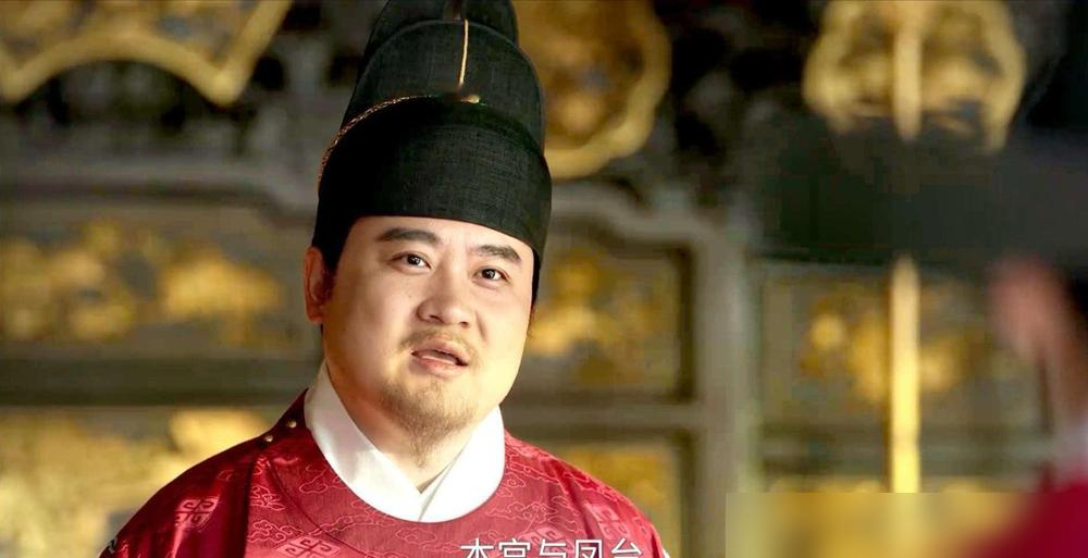 太子登基十天就死了，弟弟立马起兵，这剧本跟明仁宗朱高炽那点事，就差直接报身份证号了。
网友追《兰香如故》，越看越眼熟。太子短命，汉王造反，连配角受赏的桥段，都跟史书对得上。桐华写的是架空，可这架空里，全是真历史的骨头。
真正让人后背发凉的，是那个叫林锦崎的配角。别人往上爬，他偏往自己身上泼脏水，