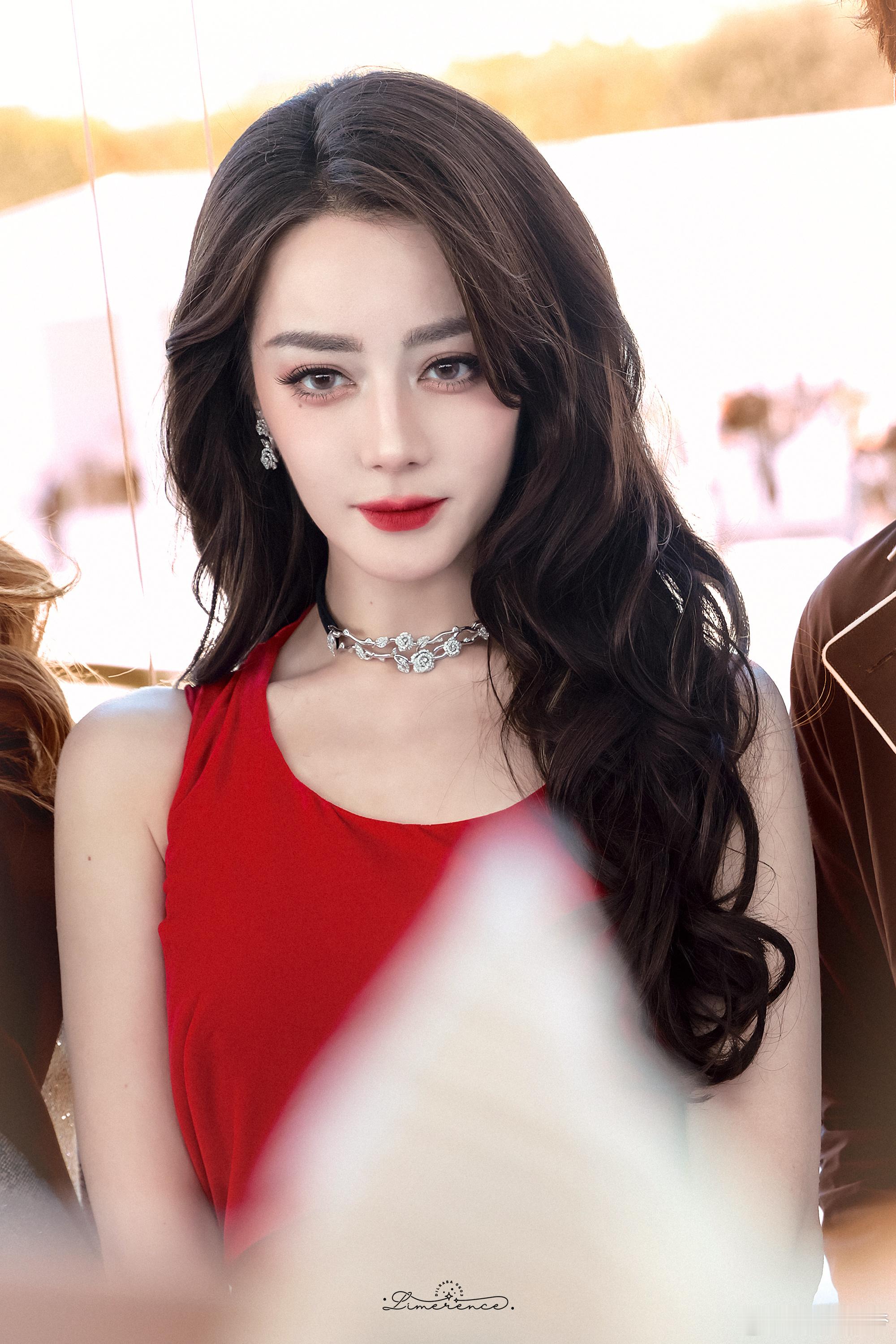 #迪丽热巴[超话]# 阿丝们给些经验值好不好#迪丽热巴# ​