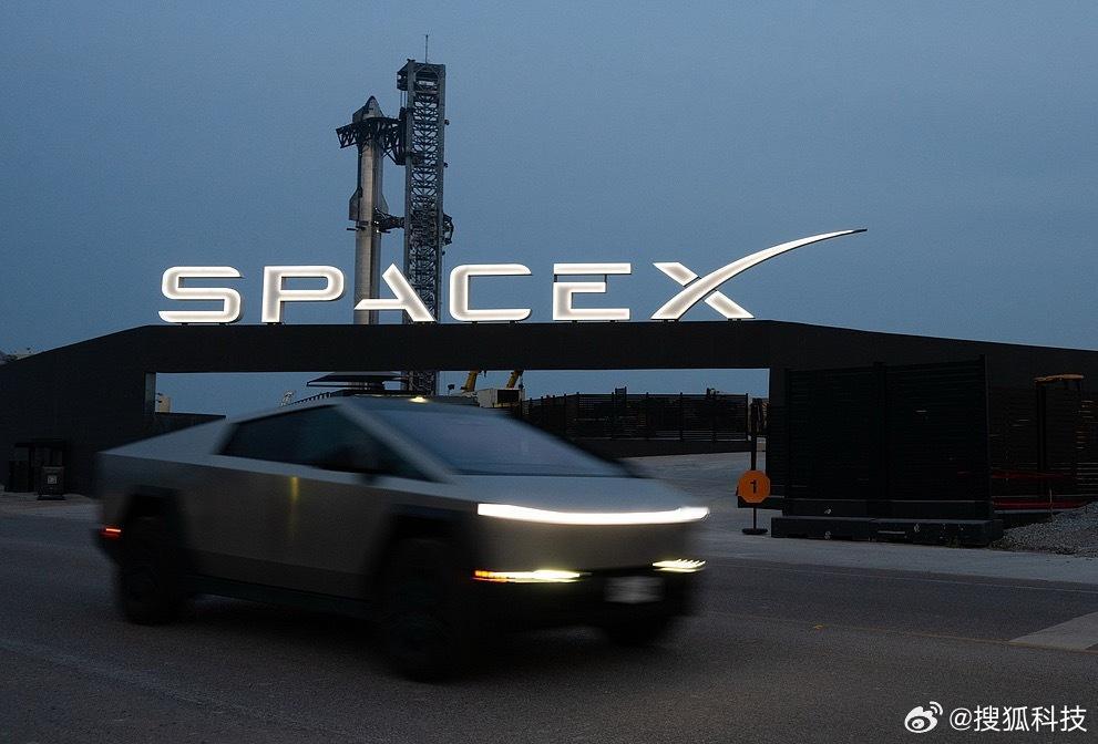 【#奥尔特曼与马斯克恩怨升级#】#OpenAI拒为SpaceX旗下公司服务#OpenAI首席执行官萨姆·阿尔特曼和马斯克又结下了一桩梁子。

美东时间周五，OpenAI宣布，计划停止向代码工具Cursor提供AI模型服务，而Cursor目前正隶属于埃隆·马斯克旗下SpaceX——此举进一步激化了阿尔特曼与马斯克之间由来已久的激烈矛 ​