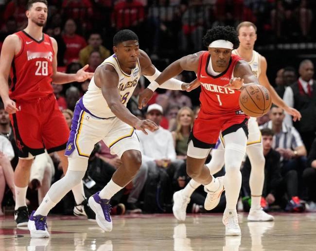 火箭大胜湖人扳回一城！詹姆斯状态断崖下滑，9投2中发挥失常   本轮季...