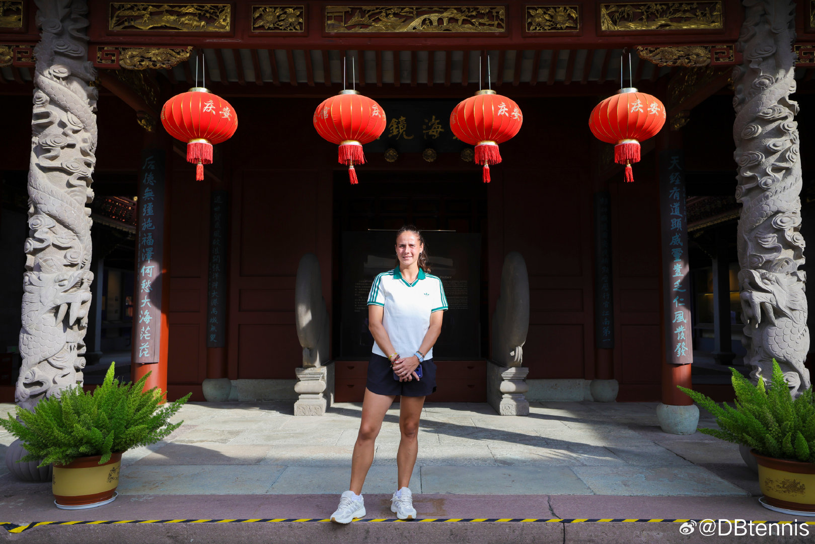 卡萨金娜最近咋回事？自7月结婚以来，只赢了一场单打正赛，遭遇正赛七连败。今年参加22站比赛，15站一轮游（今年正赛11胜21负），排名目前只有No.74。
❌卡琳斯卡娅
✅王欣瑜
❌莱巴金娜
❌森梅兹
❌巴多萨
❌萨斯诺维奇
❌巴多萨
❌奥斯塔彭科
❌萨斯诺维奇
#宁波网球公开赛##2026宁波网球公开赛# ​