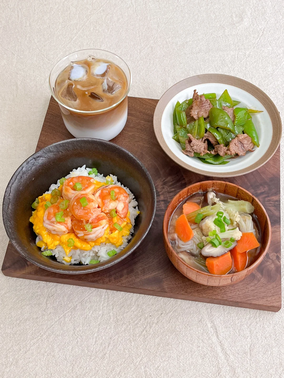 小厨房里的快乐 在家做饭也太治愈了