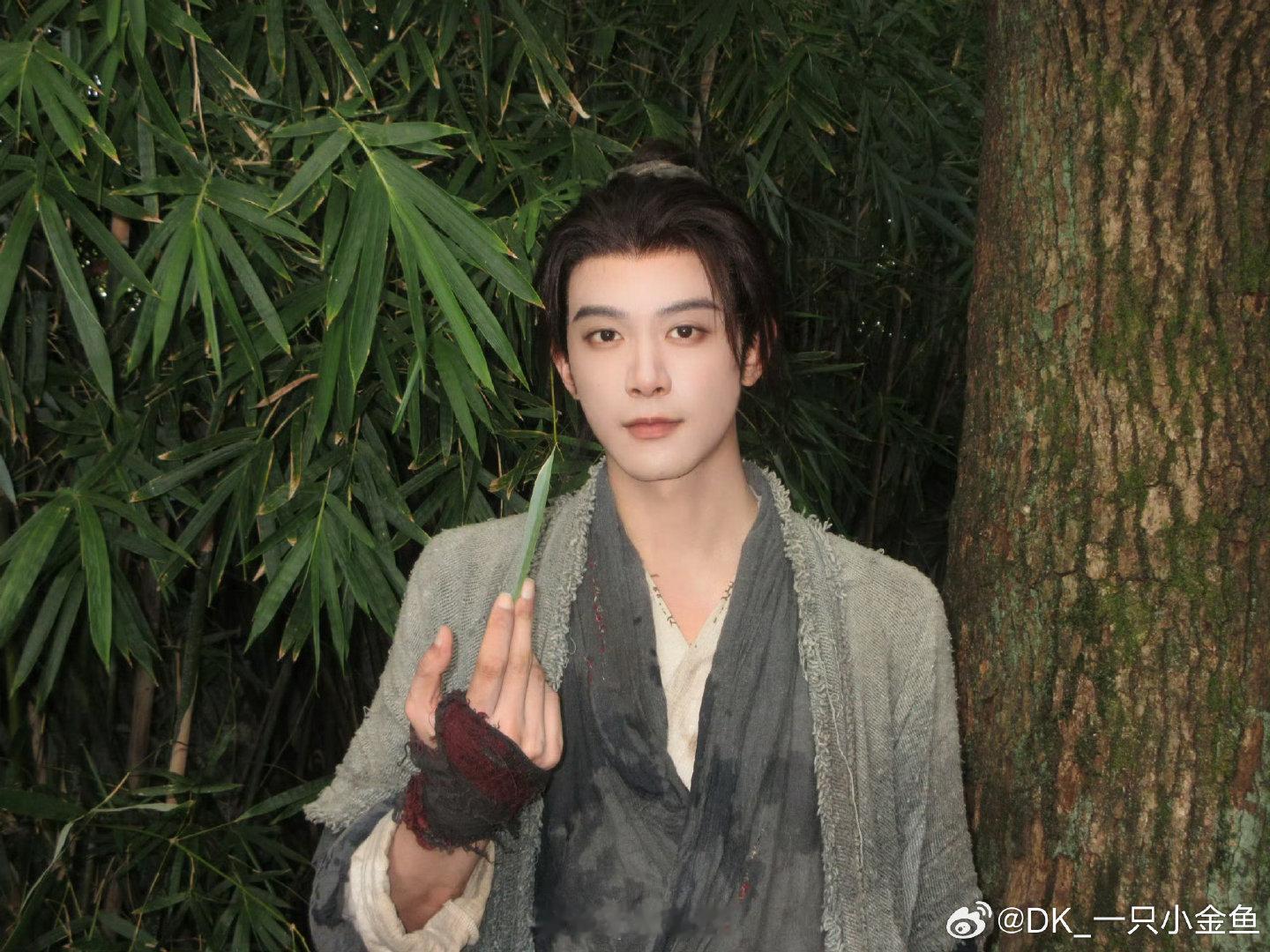 #邓凯沈青决# dk#邓凯# 

哥哥，稍微有点姿色就行了，倒不必美的如此满分

​