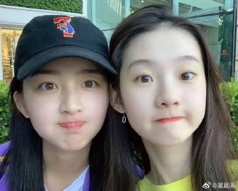 我真的要被笑死了<br />楼丝们也太损了<br />这已经成为经典老...