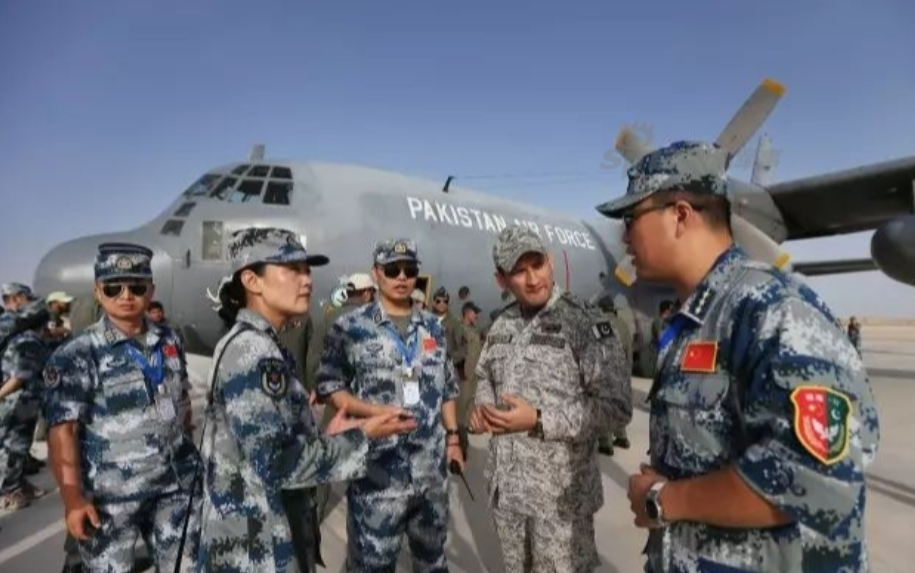 中埃空军联训第一天就上足强度，中国歼‑16直接对上埃及"阵风"，两边从去年歼‑1