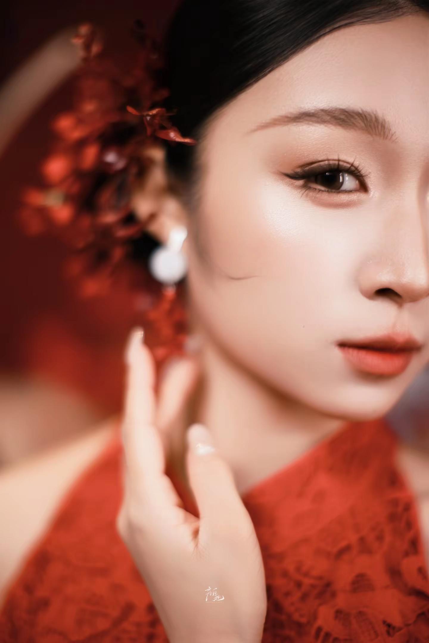 廊坊洋姐婚礼跟拍。晨袍 秀禾服 女摄影 廊坊洋姐 婚礼  属于咱们中国新娘的颜色一定是红色