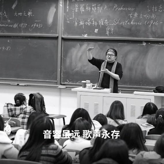 刘欢走了 歌声永存

摘要
一代人的记忆，伴着刘欢的歌声走过数十年岁月。斯人远去，旋律依旧留在我们心底。
#中国诗词大会[超话]##人生感悟﻿##推文##怀旧# 

《刘欢走了，歌声永存》

刘欢先生是中国内地著名流行乐歌唱家、词曲作者及音乐教育者，其音乐作品题材广泛，艺术表达丰富，是50、60、70、80 ​