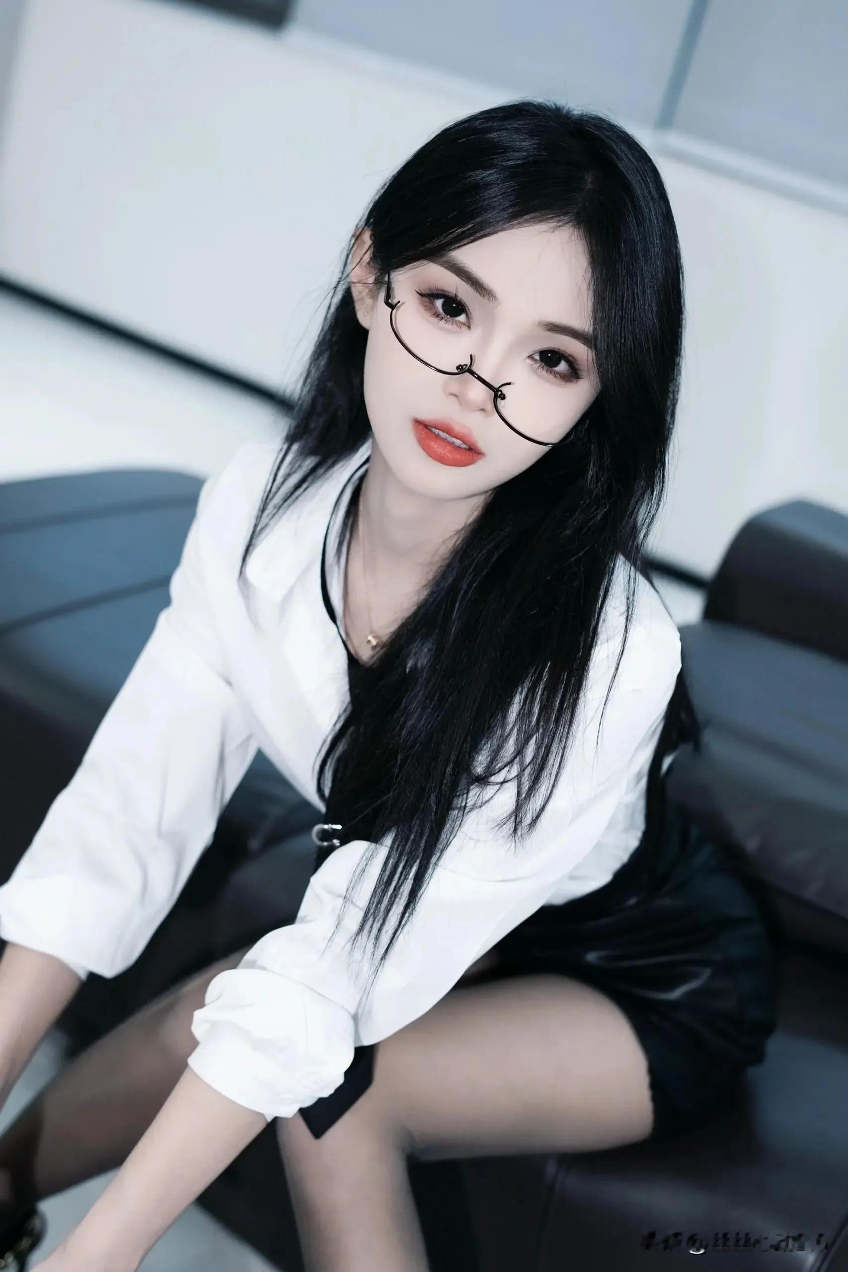 丝袜美女小姐姐