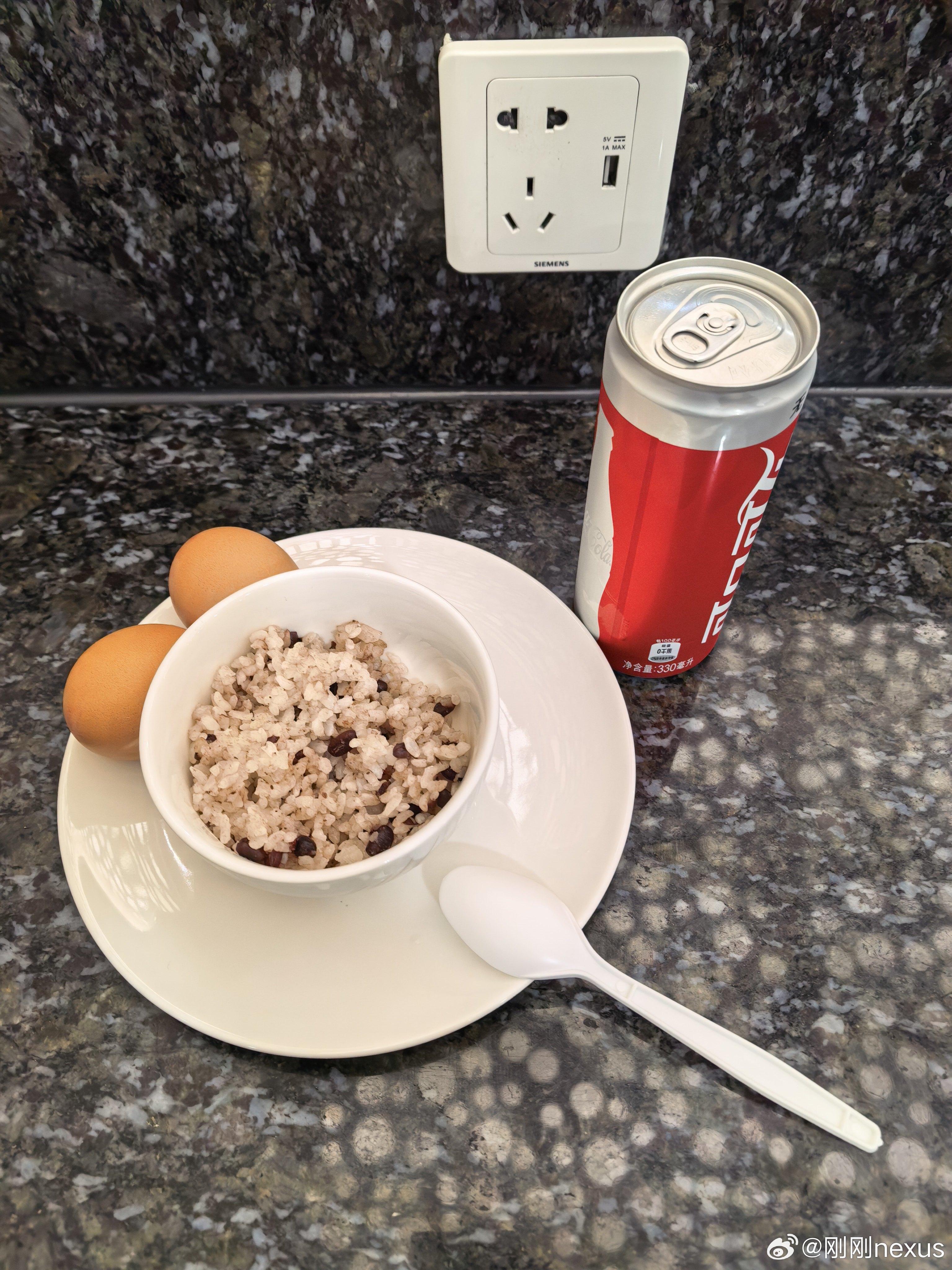 今日早餐 每次出差都会瘦一点点 回家再胖回来，周而复始[哈欠][哈欠]...