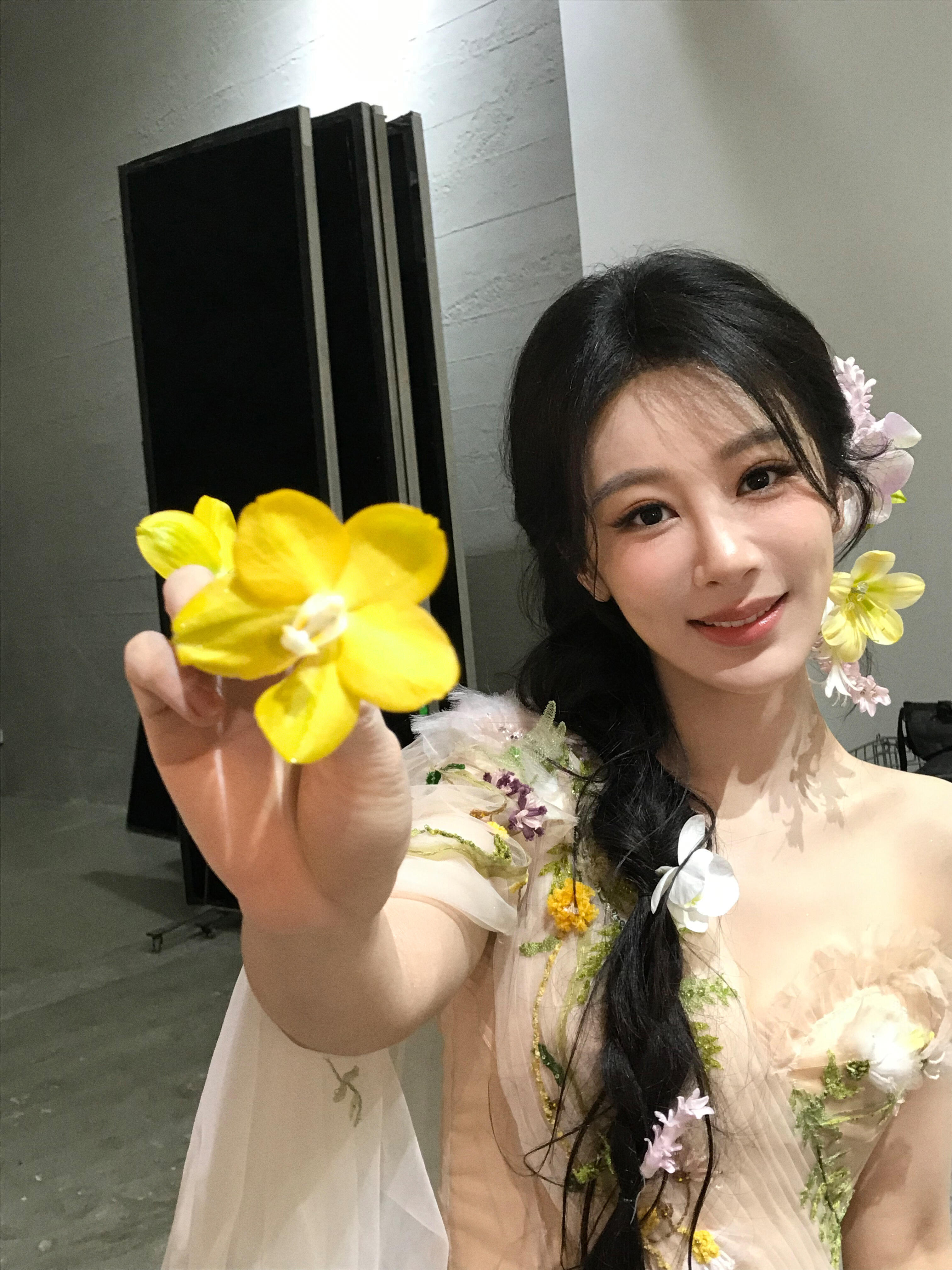 优益C  啥时候印一个代言人上去啊 买起来更有动力 喝起来更加开心 肠...