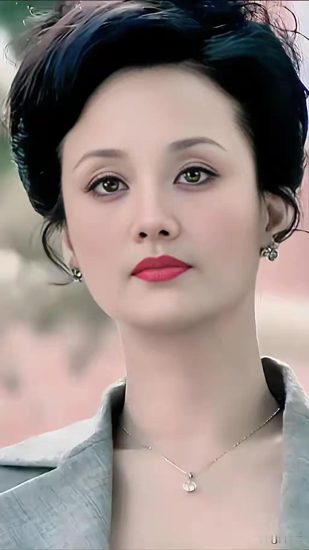 <p>你觉得什么样的女人最优雅 <!--{img:0}--></p><...