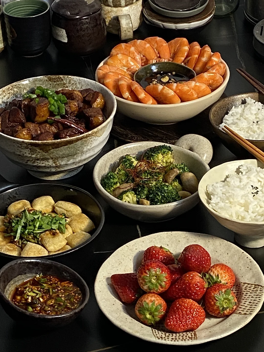 温馨家庭晚餐 团圆是红烧肉端上桌的时刻🥢