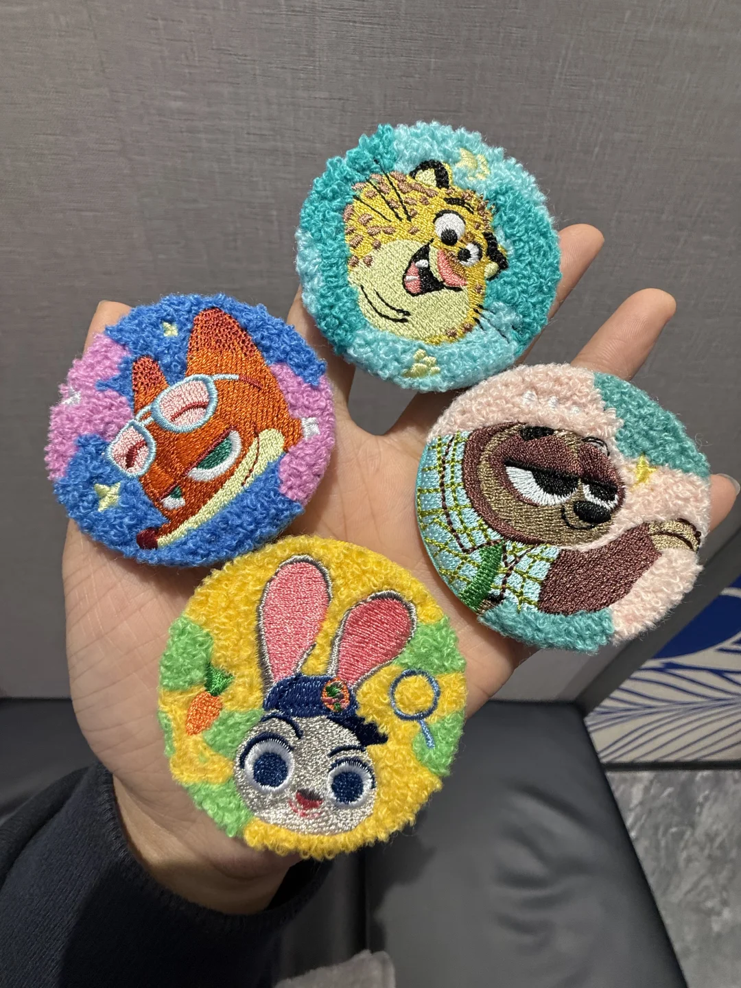 瑞幸冰箱贴4选1 … 急急急。。。