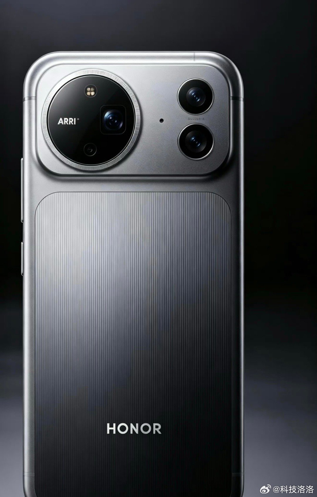 网传小米18采用大矩阵背屏设计，vivo X500是经典大圆，OPPO Find X10则是大矩阵，荣耀Magic 9是大矩阵方套，大家最喜欢哪种设计#孙颖莎再夺女单世排第1# ​