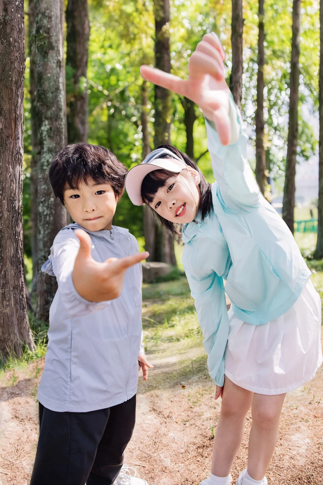 姐弟户外放电日常😎再也不用等太阳小点再玩